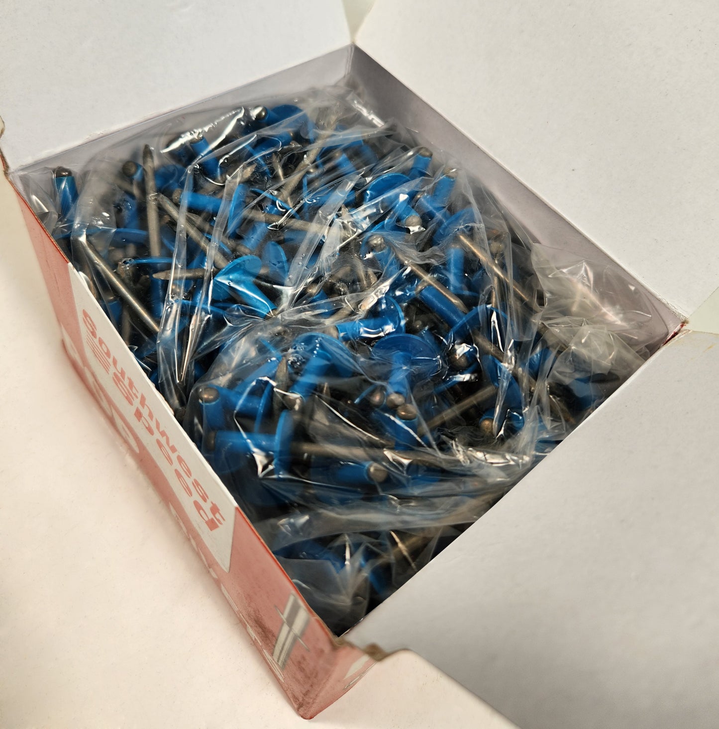 POP RIVETS,ALUMINUM FLANGE,STEEL PIN,LARGE HEAD,250 PIECES,MEDIUM BLUE,CHEVRON